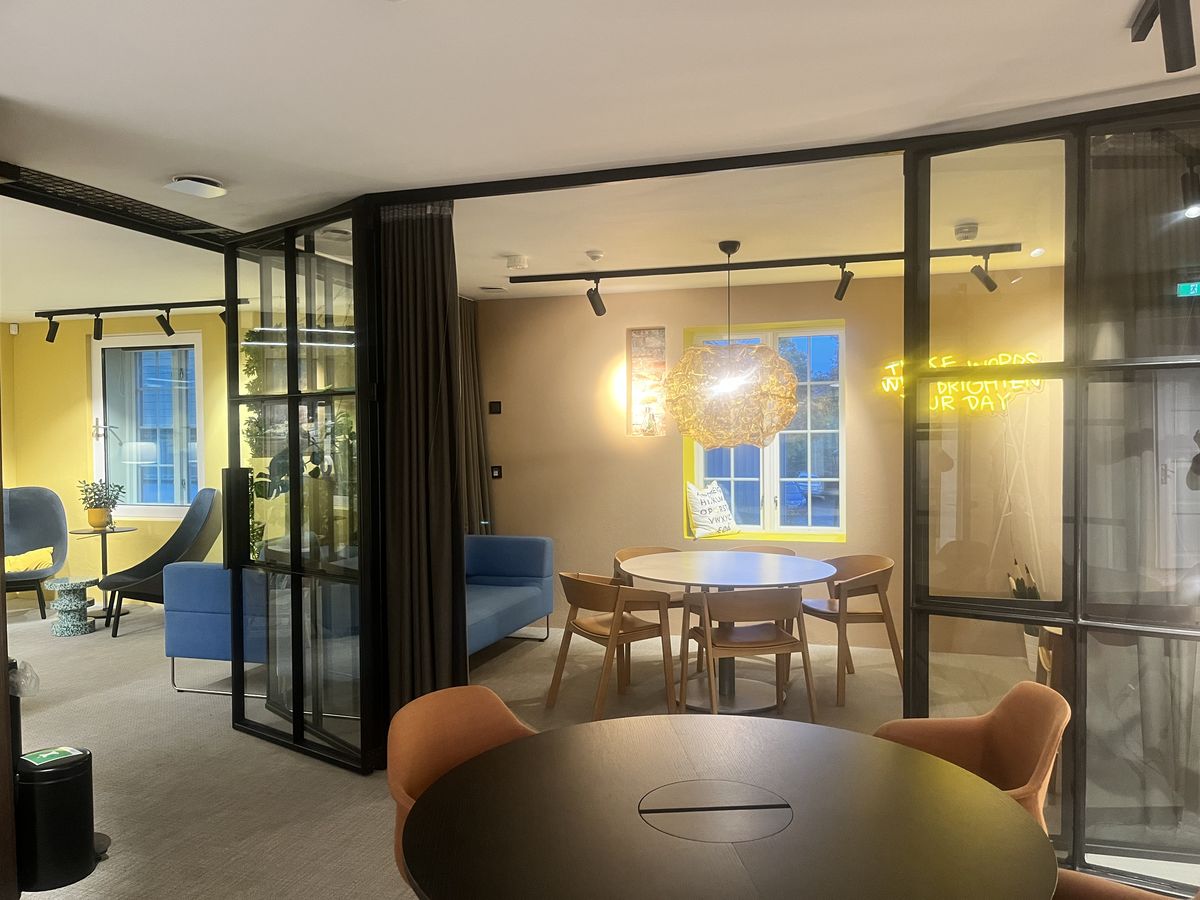 Brighten coworking lounge